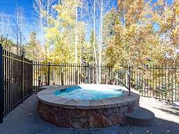 Luxury 2 Bedroom Mountain Vacation Rental in Breckenridge with Access 