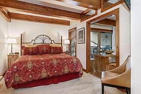 1 Bedroom Antlers Vacation Rental With Incredible Slopeside Views and 