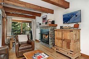 1 Bedroom Antlers Vacation Rental With Incredible Slopeside Views and 