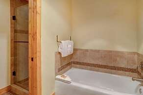 Mountain Thunder Lodge 3 Bedroom Vacation Rental in Breckenridge With 