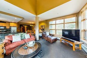 Luxury 3 Bedroom Mountain Condo in River Run Village with Beautiful Mo
