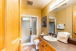 Luxury 3 Bedroom Mountain Condo in River Run Village with Beautiful Mo