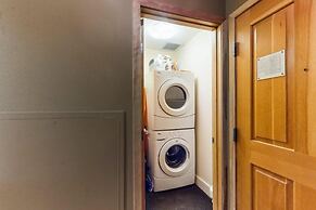 Luxury 3 Bedroom Mountain Condo in River Run Village with Beautiful Mo