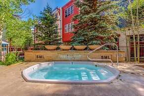 Luxury 3 Bedroom Mountain Condo in River Run Village with Beautiful Mo