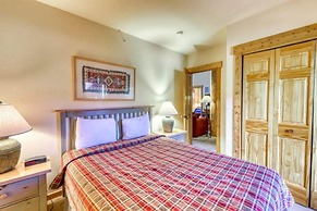 Spacious 4 Bedroom Mountain Vacation Rental With Private Hot Tub and F