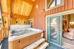 Spacious 4 Bedroom Mountain Vacation Rental With Private Hot Tub and F
