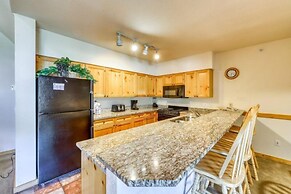 Spacious 4 Bedroom Mountain Vacation Rental With Private Hot Tub and F
