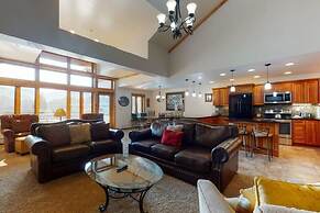 Exclusive Ski in, Ski out 4 Bedroom Vacation Rental with Hot Tubs and 