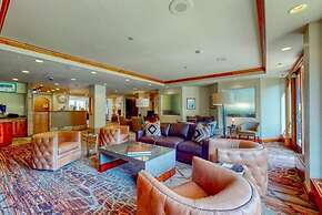 Exclusive Ski in, Ski out 4 Bedroom Vacation Rental with Hot Tubs and 