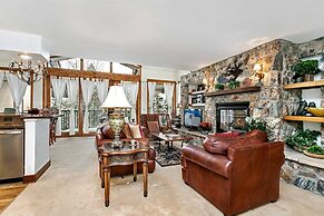 4 Bedroom Antlers Vacation Rental With Incredible Slopeside Views and 