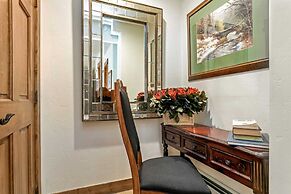 4 Bedroom Antlers Vacation Rental With Incredible Slopeside Views and 