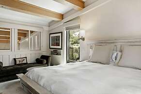 3 Bedroom Antlers Vacation Rental With Incredible Slopeside Views and 