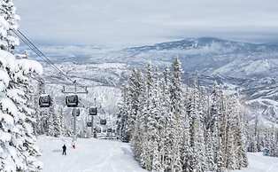 Snowmass Woodrun V 3 Bedroom Ski in, Ski out Mountain Residence in the