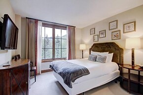 Vail Ritz-carlton 3 Bedroom Residence in Lionshead Village