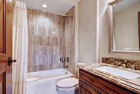 Vail Ritz-carlton 3 Bedroom Residence in Lionshead Village