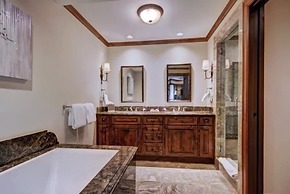 Vail Ritz-carlton 3 Bedroom Residence in Lionshead Village