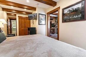 2 Bedroom Antlers Vacation Rental With Incredible Slopeside Views and 