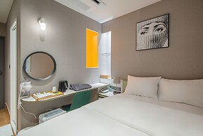 Blo By Blo Hotel