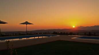 Luxurious Panoramic View Villa