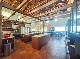 Luxurious Panoramic View Villa