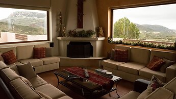 Luxurious Panoramic View Villa