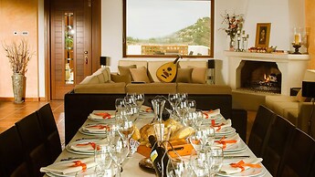 Luxurious Panoramic View Villa