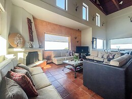 Luxurious Panoramic View Villa