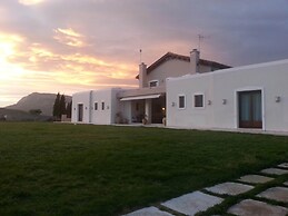 Luxurious Panoramic View Villa