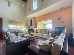 Luxurious Panoramic View Villa