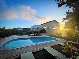 Luxurious Panoramic View Villa