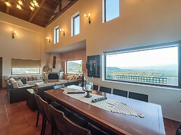 Luxurious Panoramic View Villa