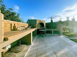 Luxurious Panoramic View Villa