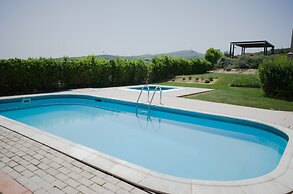 Luxurious Panoramic View Villa