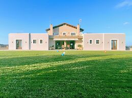 Luxurious Panoramic View Villa