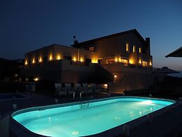 Luxurious Panoramic View Villa