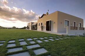 Luxurious Panoramic View Villa