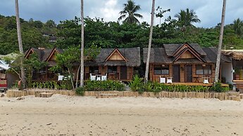 El Nido Beach Huts