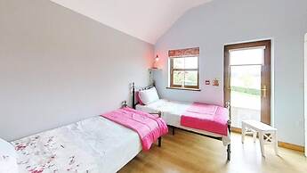 Charming 3-bed Cottage Moira - Hillsborough