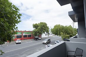 Oaks R Suites Geelong