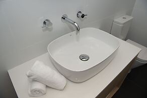 Oaks R Suites Geelong