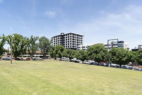 Oaks R Suites Geelong