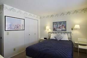 Cc42 Chateau Claire - Str-900277 2 Bedroom Condo by RedAwning