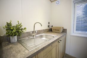 6 Berth Luxury Lodge in Christchurch, Dorset