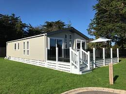6 Berth Luxury Lodge in Christchurch, Dorset