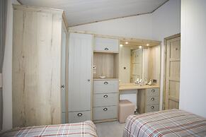 6 Berth Luxury Lodge in Christchurch, Dorset