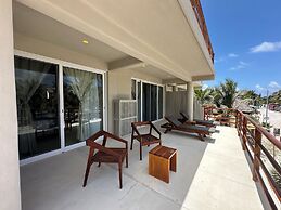 Noah Beach Hotel & Suites