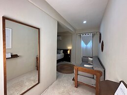 Noah Beach Hotel & Suites