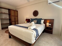 Noah Beach Hotel & Suites