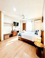 Noah Beach Hotel & Suites
