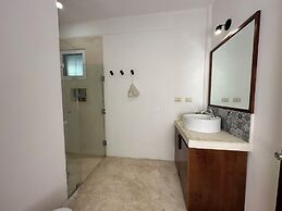 Noah Beach Hotel & Suites